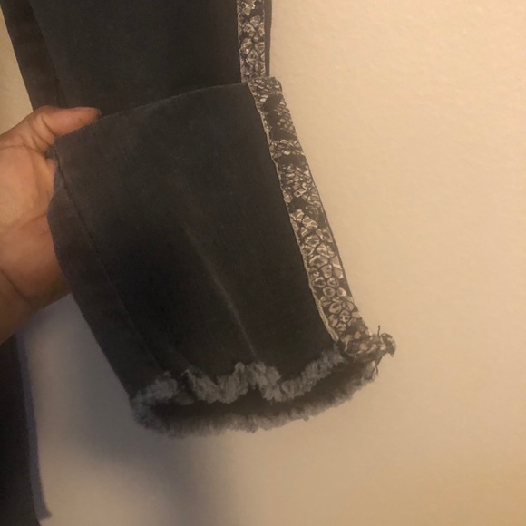 Jennifer Lopez Skinny Ankle Snake Skin Tri… - Picture 4 of 10